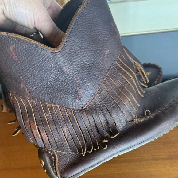 Manitobah Mukluks Okotoks boots in a brown or cocoa grain leather finish new !! - Picture 4 of 9